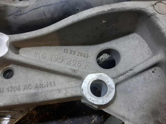VAG 1K0199296F Soporte de viga delantera comprar Tarragona
