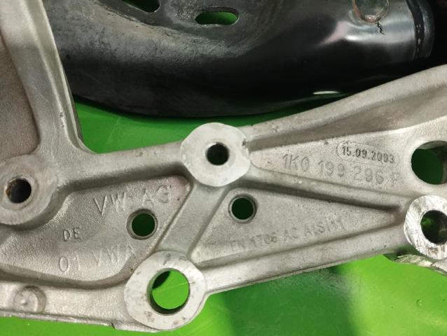 1K0199296F Soporte de viga delantera  en stock Castellón