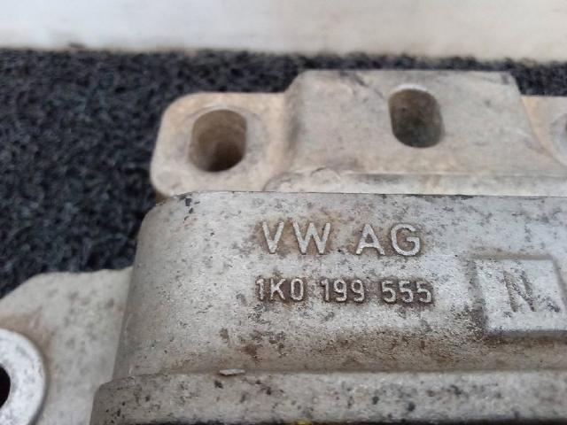 1K0199555N Soporte izquierdo del motor  en stock Sabadell