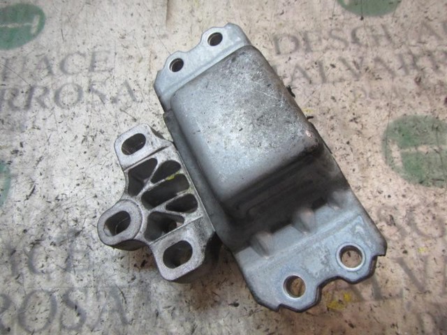1K0199555Q Soporte izquierdo del motor  disponible Utrera