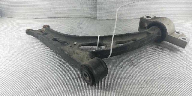 1K0407151BC Brazo inferior izquierdo de la suspensión delantera  disponible Málaga