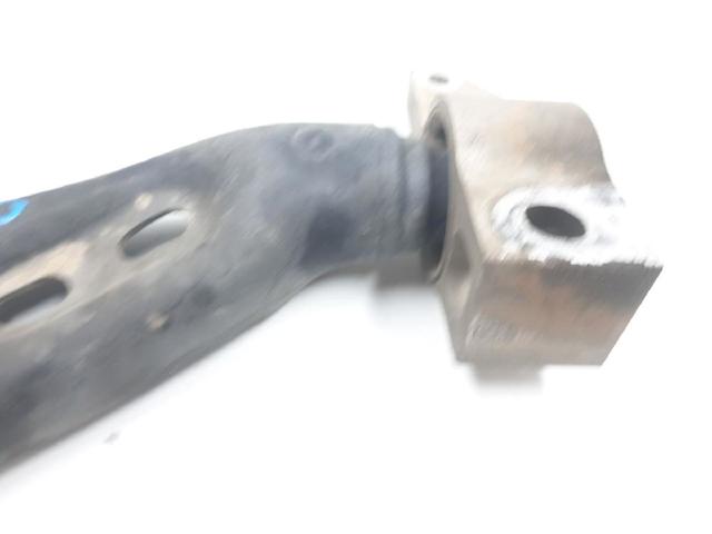 1K0407151BD Brazo inferior izquierdo de la suspensión delantera comprar Almería