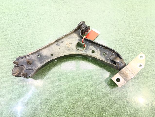 1K0407151BD Brazo inferior izquierdo de la suspensión delantera  en stock Sabadell