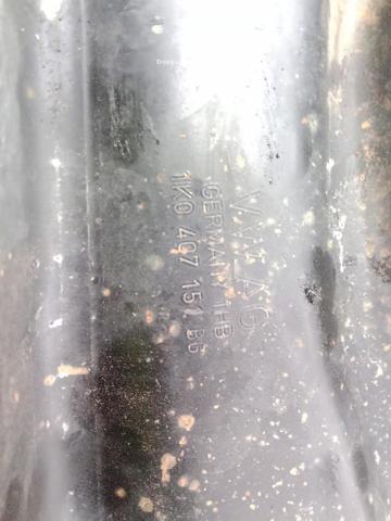 1K0407151BG Brazo inferior izquierdo de la suspensión delantera comprar Almería