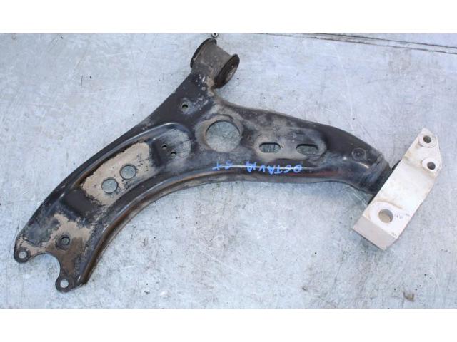 1K0407151T Brazo inferior izquierdo de la suspensión delantera  disponible Málaga