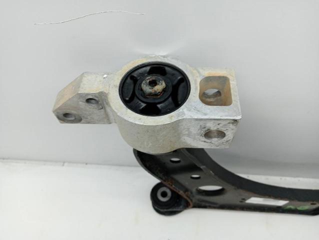 1K0407152AA Brazo inferior derecho de la suspensión delantera  disponible Utrera