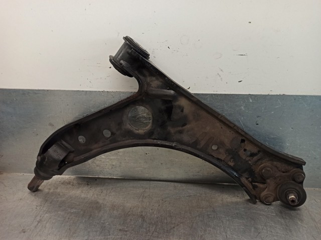 VAG 1K0407152AA Brazo inferior derecho de la suspensión delantera comprar Pamplona