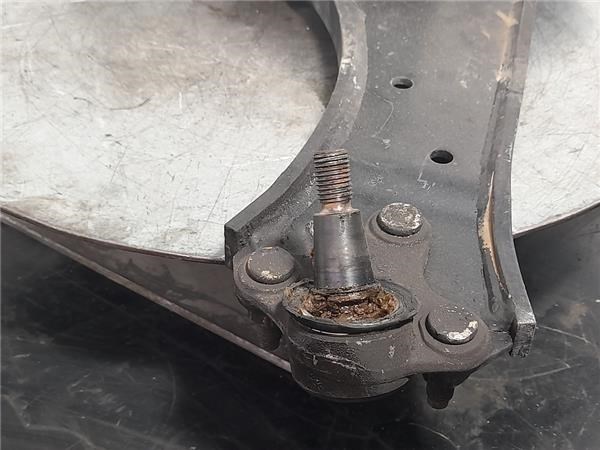 1K0407152AA Brazo inferior derecho de la suspensión delantera  comprar en Zaragoza