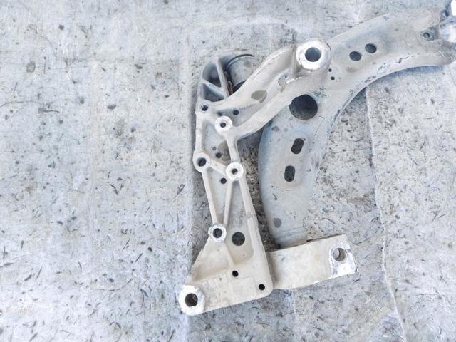 1K0407152AB Brazo inferior derecho de la suspensión delantera  disponible Utrera
