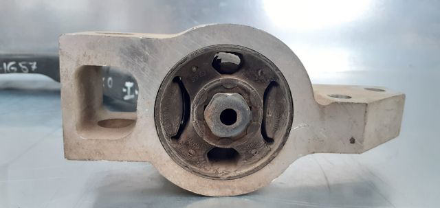 1K0407152AC Brazo inferior derecho de la suspensión delantera comprar Sevilla