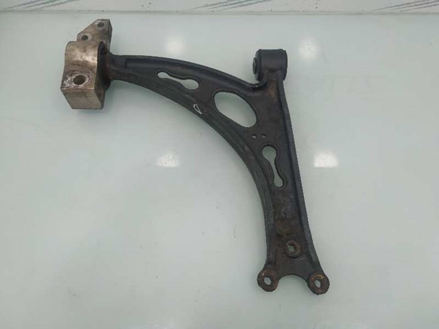VAG 1K0407152AC Brazo inferior derecho de la suspensión delantera  disponible Valladolid