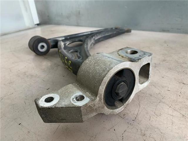 1K0407152AD Brazo inferior derecho de la suspensión delantera  en stock Sabadell