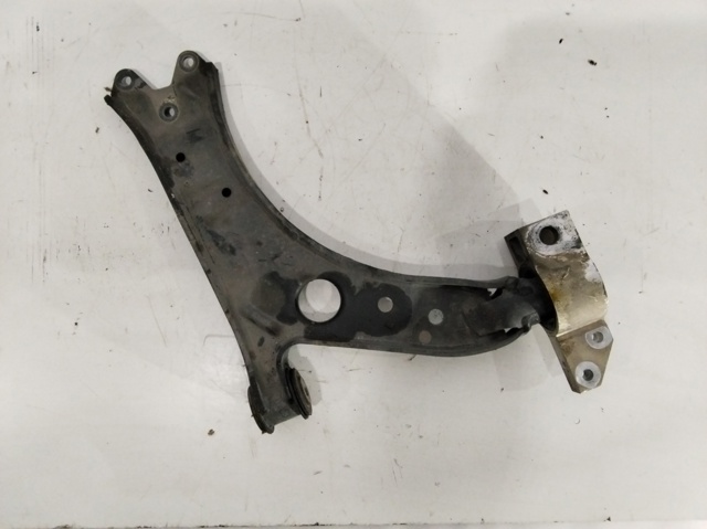 VAG 1K0407152BC Brazo inferior derecho de la suspensión delantera  en stock Salamanca