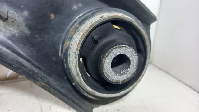 1K0407152BG Brazo inferior derecho de la suspensión delantera  comprar en Zaragoza