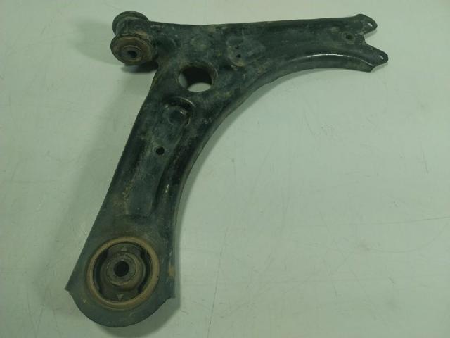 1K0407152BL Brazo inferior derecho de la suspensión delantera  en stock Sabadell