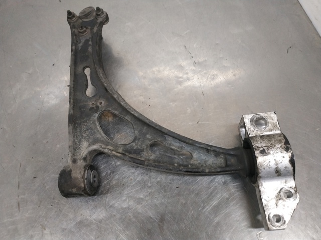VAG 1K0407153G Brazo inferior izquierdo de la suspensión delantera  en stock Salamanca