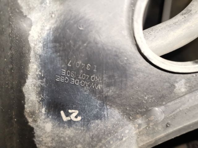 1K0407190E VAG Brazo inferior derecho de la suspensión delantera  en stock Córdoba