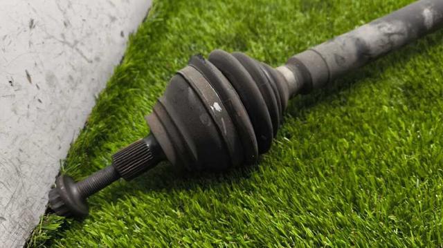 VAG 1K0407272RG Árbol de transmisión delantero derecho  en stock Salamanca