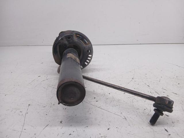 1K0412331C Soporte del amortiguador delantero  disponible Málaga