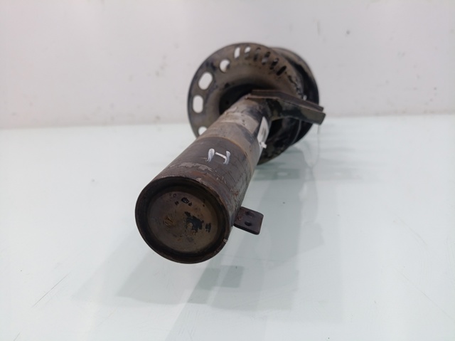 1K0413031AC Amortiguador delantero  disponible Utrera