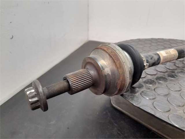 VAG 1K0501204D Semieje trasero derecho  en stock Valencia