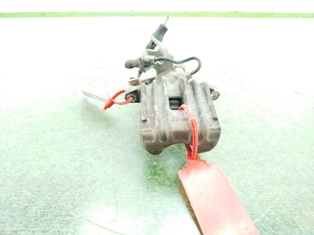 1K0505436AE VAG Mangueta trasera derecha  en stock Huelva