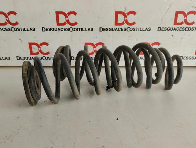 VAG 1K0512149B Aislador de resorte trasero superior  disponible Valladolid