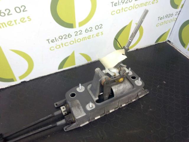 VAG 1K0711091A Cubierta de la consola de la palanca de cambios automática  en stock Terrassa