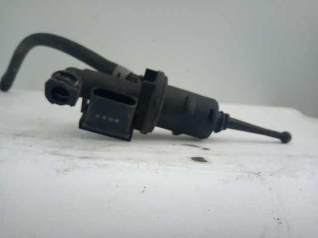 1K0721388F Cilindro maestro de embrague comprar Almería