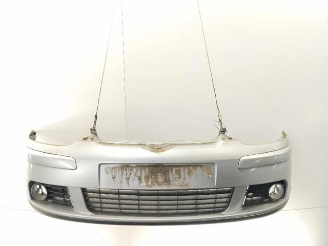 1K0807217FGRU Paragolpes  en stock Sabadell