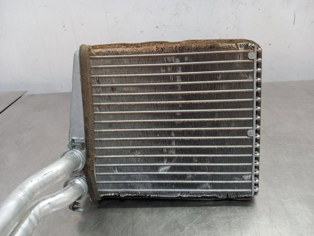 1K0819031E Radiador calefacción  en stock Sabadell