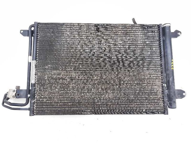 VAG 1K0820411AD Condensador aire acondicionado  en stock Terrassa