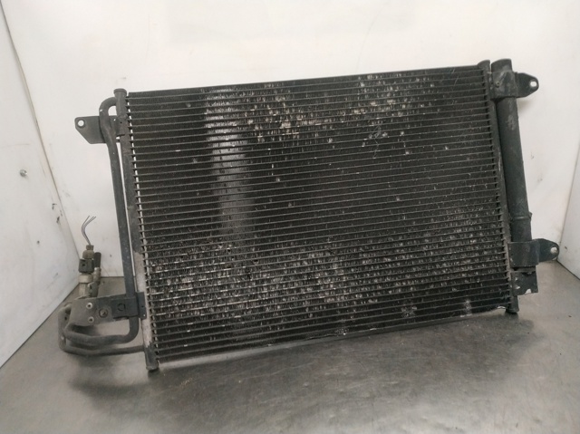 VAG 1K0820411P Condensador aire acondicionado  en stock Salamanca