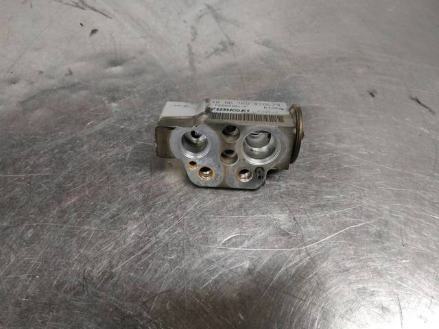 1K0820679 VAG Válvula TRV del aire acondicionado  disponible Ourense