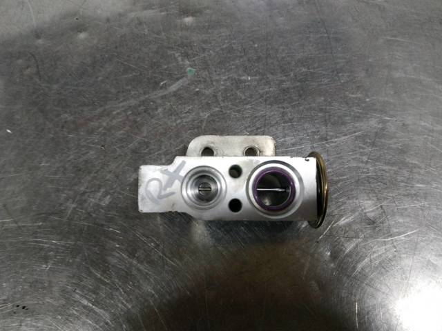 1K0820679 Válvula TRV del aire acondicionado  en stock Granada