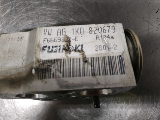 1K0820679 Válvula TRV del aire acondicionado  disponible Utrera