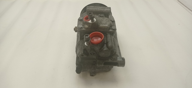 VAG 1K0820803S Compresor de aire acondicionado  disponible Valladolid
