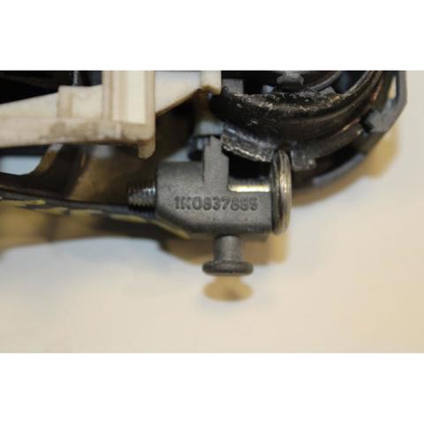1K0837885 Soporte de manija exterior de puerta delantera izquierda  en stock Granada