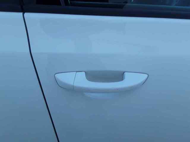 VAG 1K0837886A Soporte de manija exterior de puerta delantera derecha  en stock Valencia