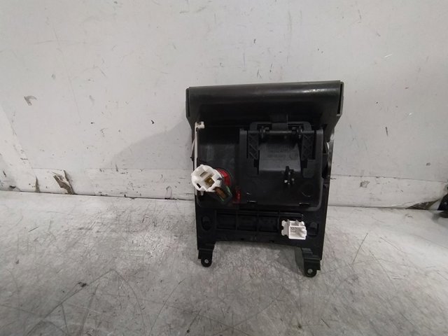1K0857961 VAG Cenicero de la consola central  en stock Huelva