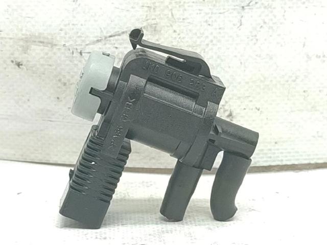 1K0906283A VAG Válvula solenoide de control de la mariposa de aire secundario  en stock Gandía