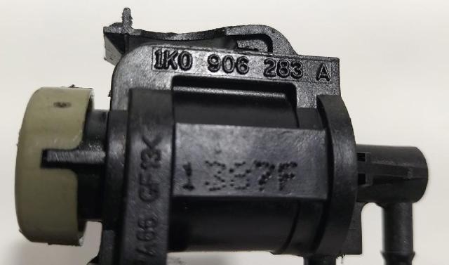 1K0906283A Válvula solenoide de control de la mariposa de aire secundario  disponible Utrera