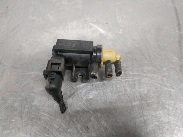 1K0906627A Válvula de solenoide de control de mariposa EGR  disponible Utrera