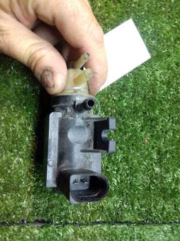 1K0906627A Válvula de solenoide de control de mariposa EGR  disponible Utrera