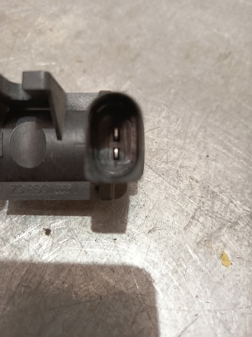1K0906627B Válvula solenoide de control de presión de sobrealimentación  en stock Granada