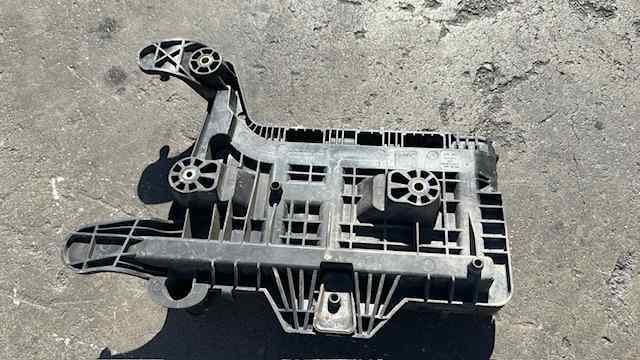 1K0915333 VAG Montaje De Bateria (Soporte)  disponible Vigo