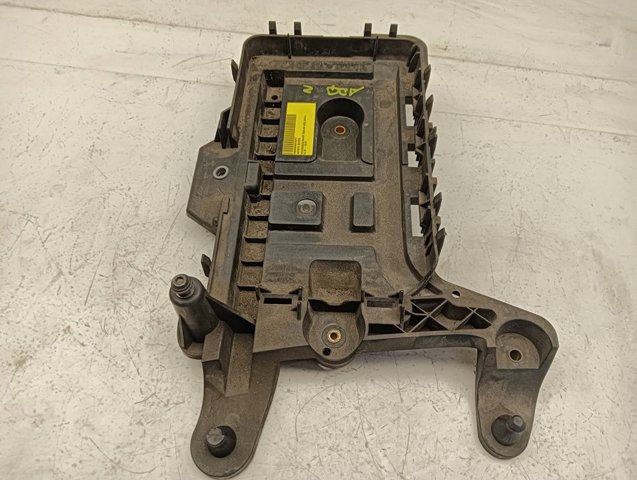 1K0915333 VAG Soporte de batería comprar Alcalá