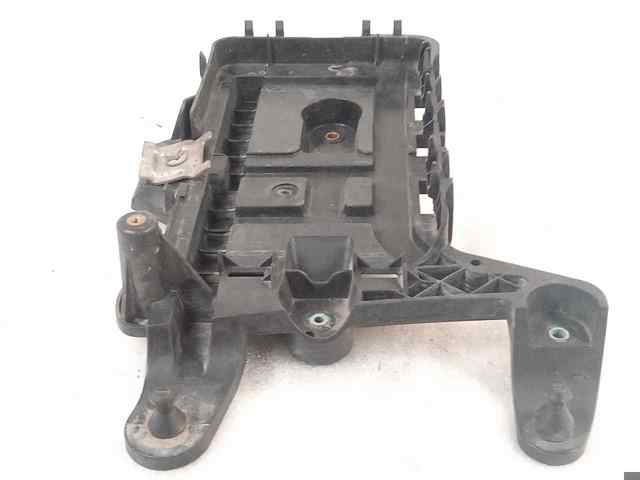1K0915333 VAG Soporte de batería  disponible Vigo