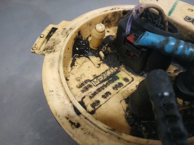 Módulo alimentación de combustible Seat Toledo 2 1M2