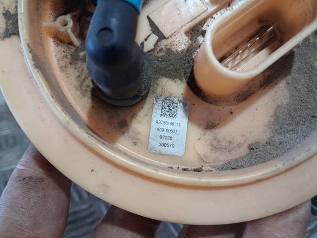 1K0919050J Módulo de bomba de combustible con sensor de nivel de combustible  disponible Málaga